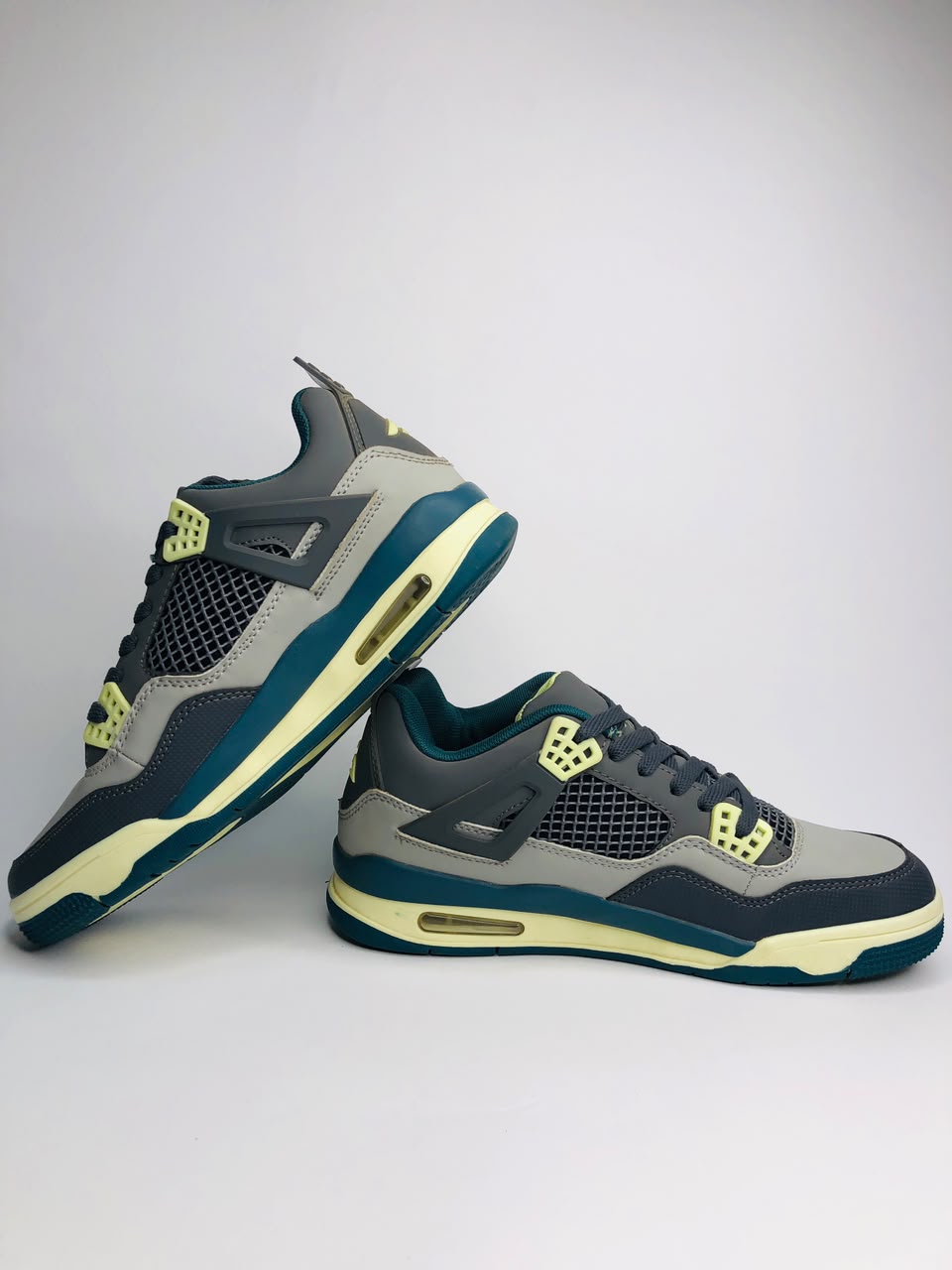Air Jordan 4 style sneakers